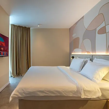 Zenith Hotel