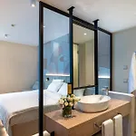 Zenith Hotel